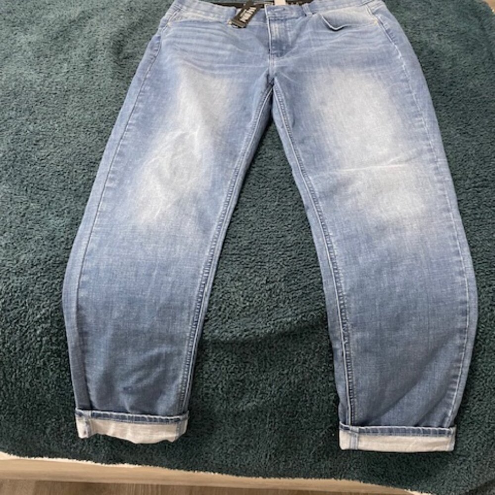 Jeans - Picture 3 of 6